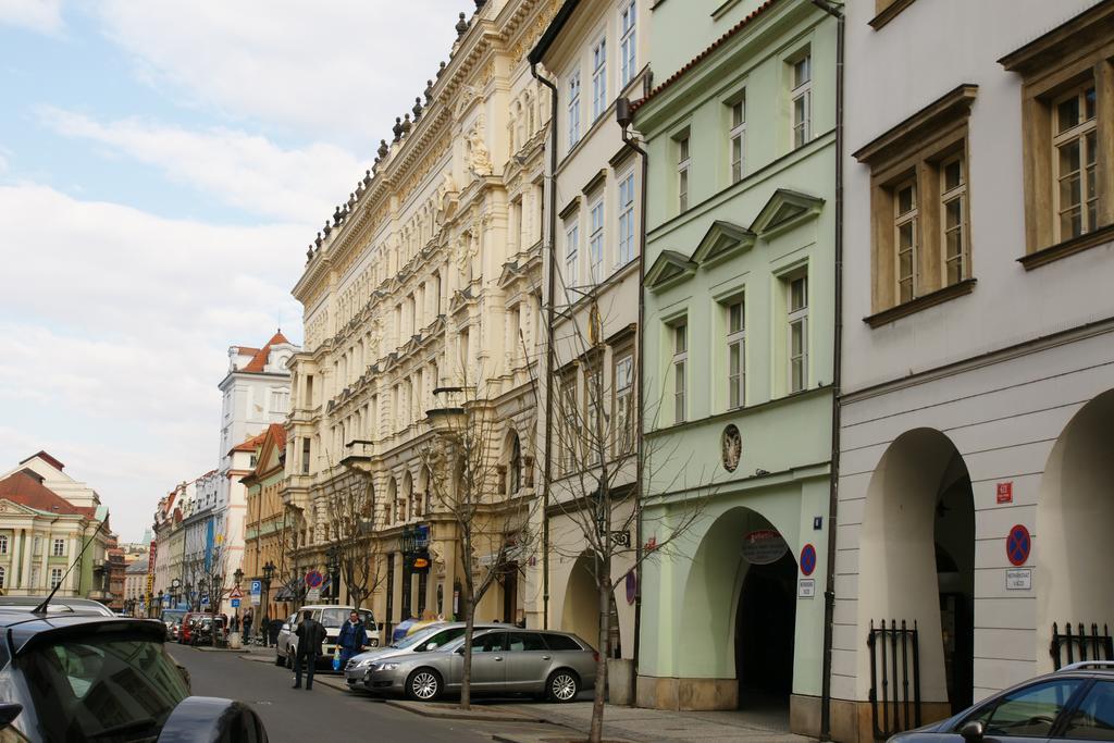 Apartments Almandine Prag Exterior foto